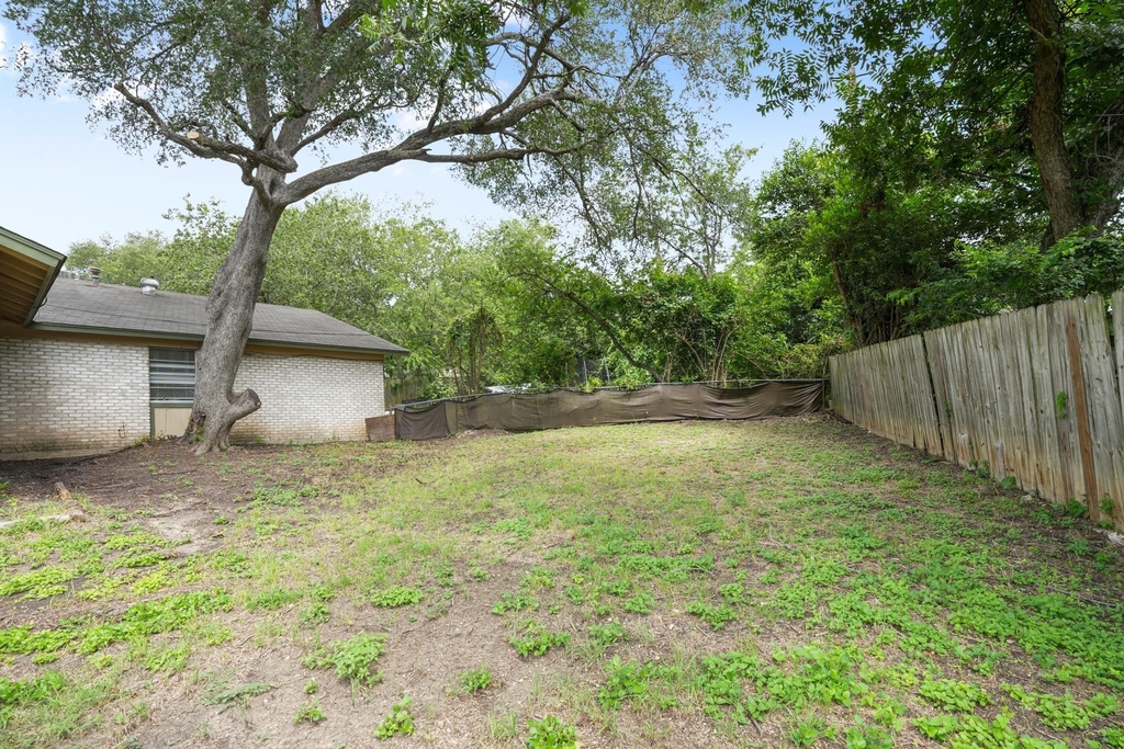 1404 Valleyridge Cir - Photo 15