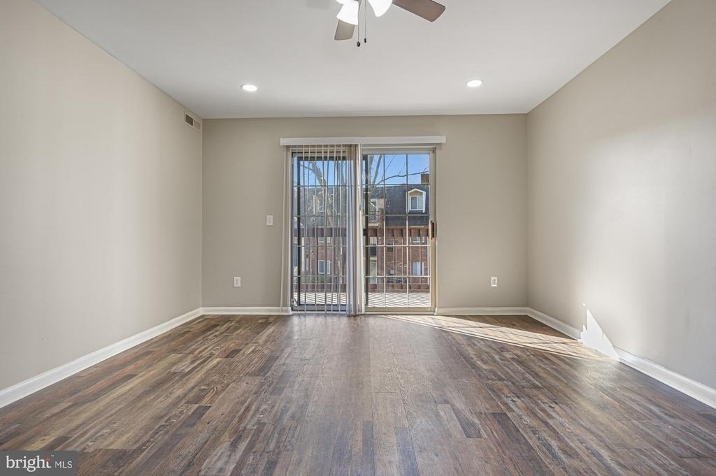 102 N Caroline Place - Photo 2