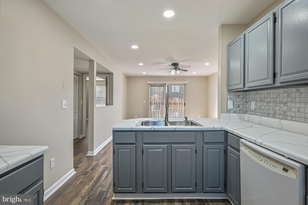 102 N Caroline Place - Photo 5