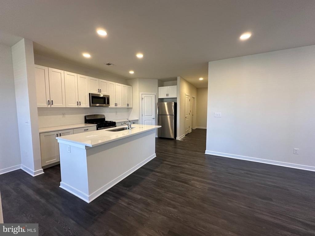 619 Ruth Way - Photo 4
