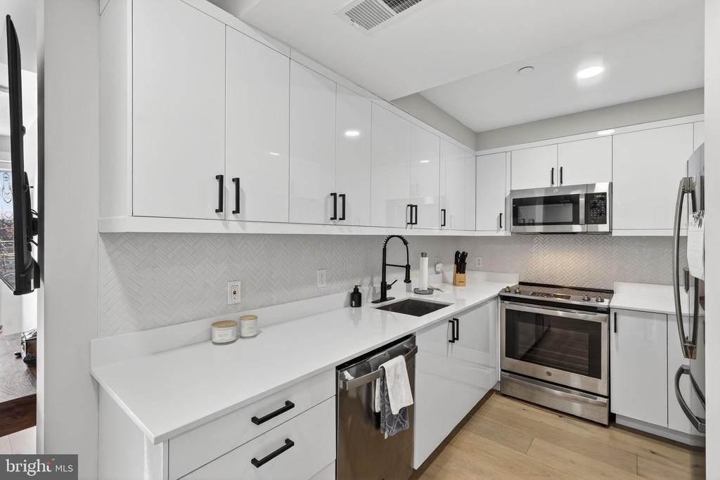 919 12th Street Ne - Photo 8
