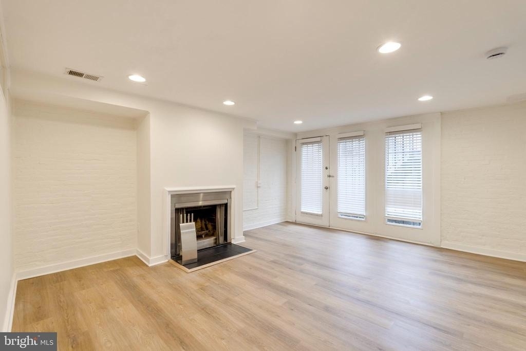 813 Maryland Avenue Ne - Photo 1