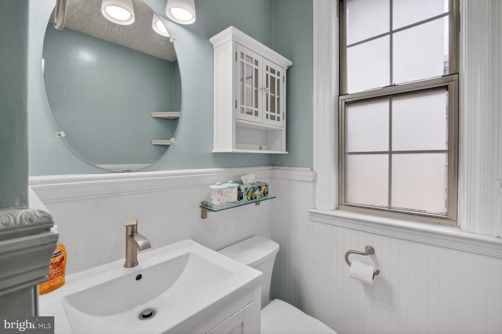 1401 Columbia Road Nw - Photo 5