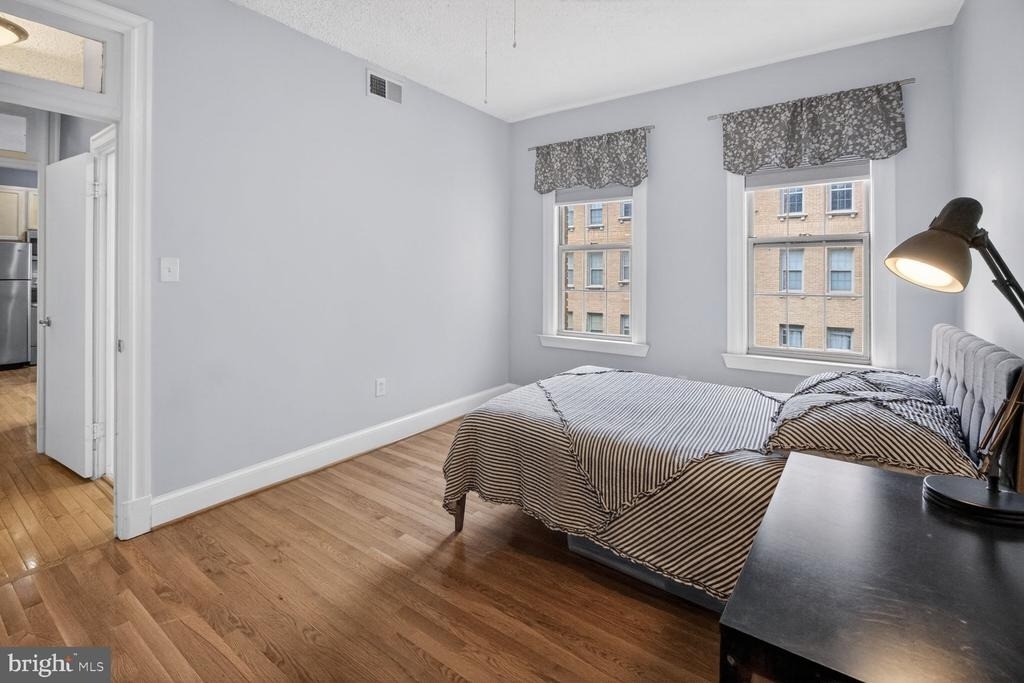 1401 Columbia Road Nw - Photo 9