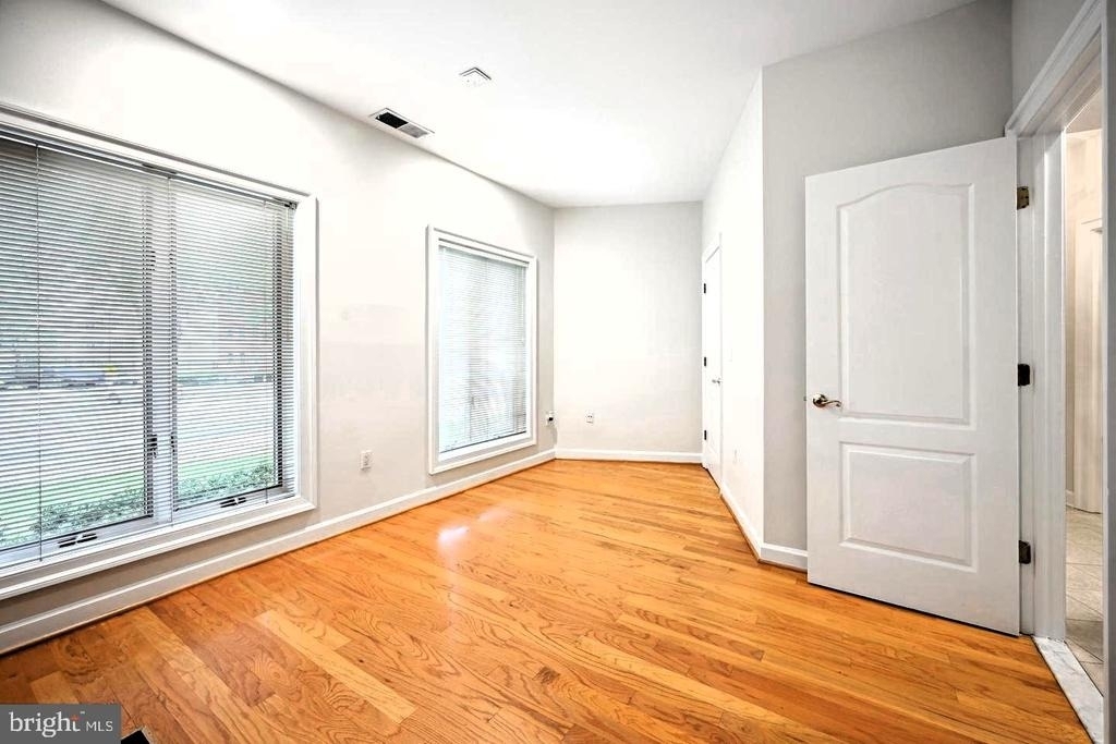 5330 Connecticut Avenue Nw - Photo 4