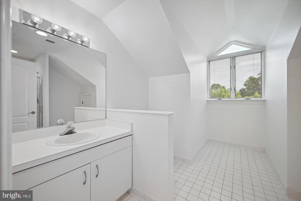 5330 Connecticut Avenue Nw - Photo 33