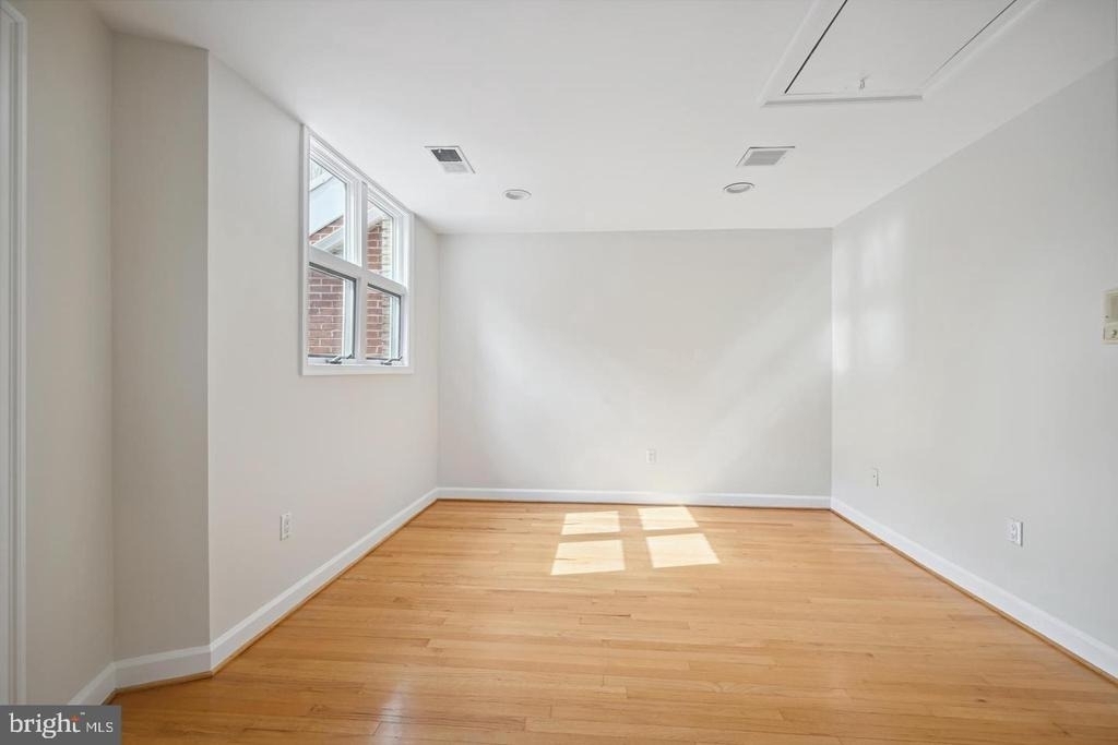 5330 Connecticut Avenue Nw - Photo 32