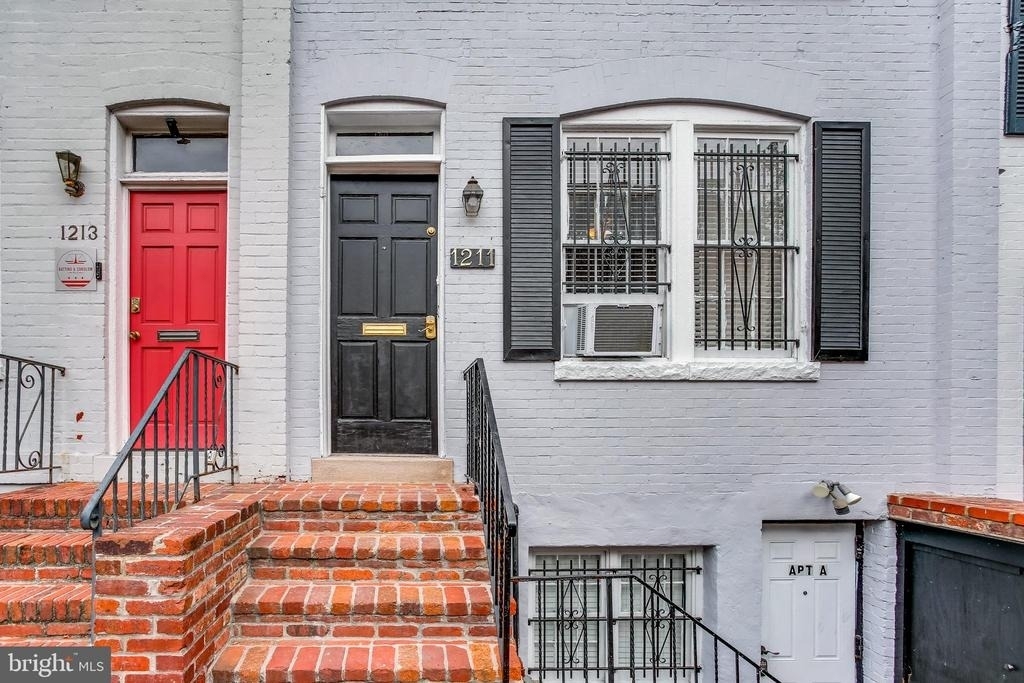 1211 33rd Street Nw - Photo 1