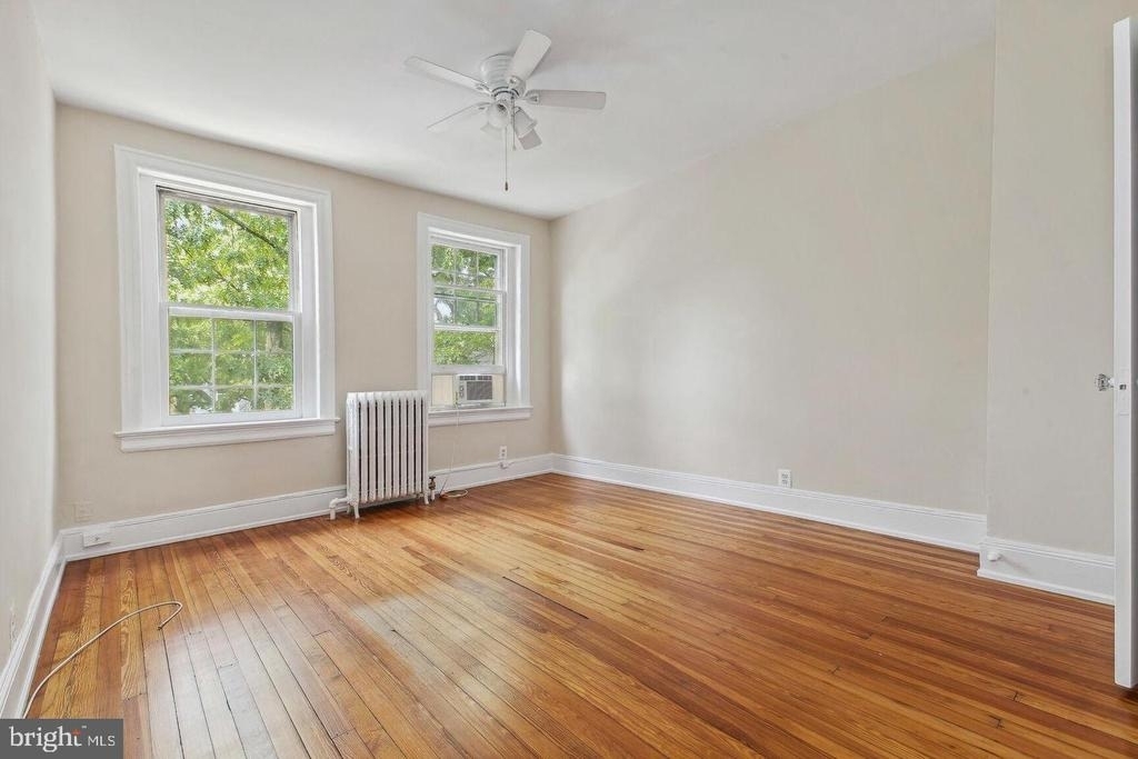 2237 Hall Place Nw - Photo 10