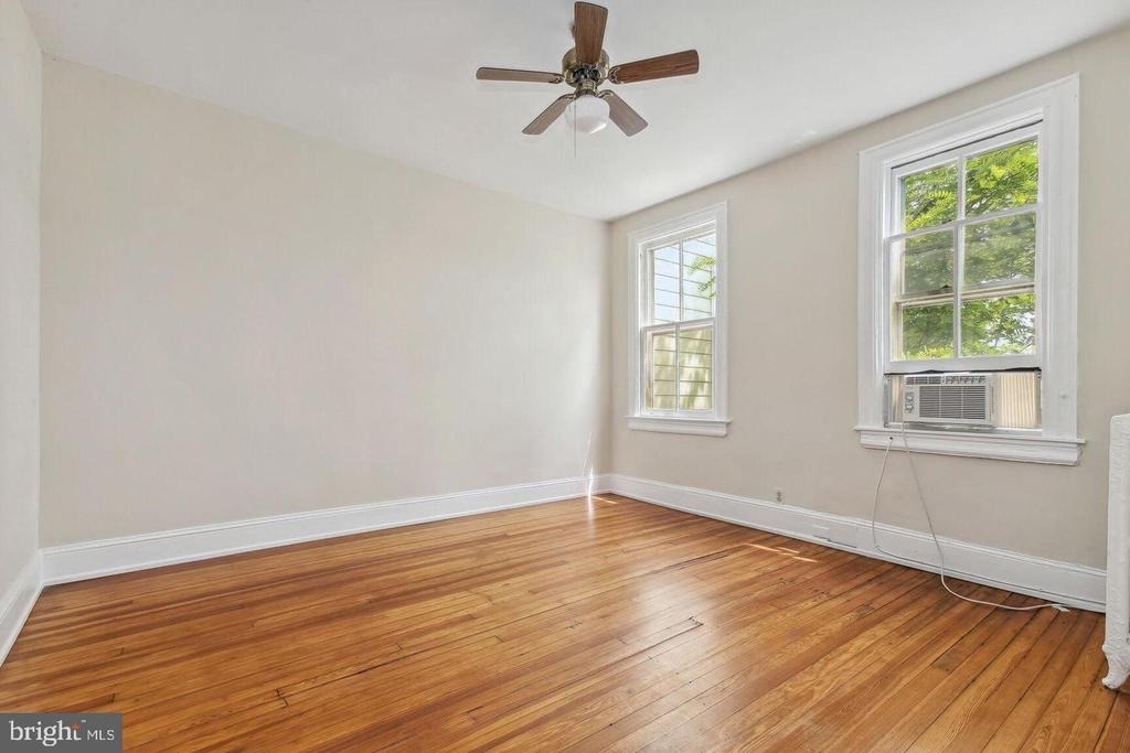 2237 Hall Place Nw - Photo 9