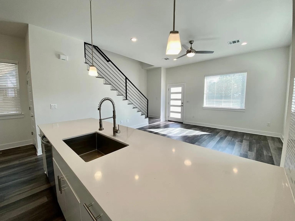 6102 Caddie St - Photo 7