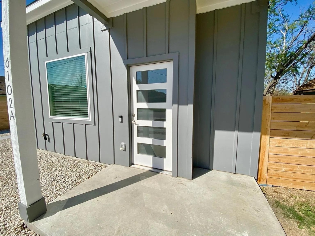 6102 Caddie St - Photo 1