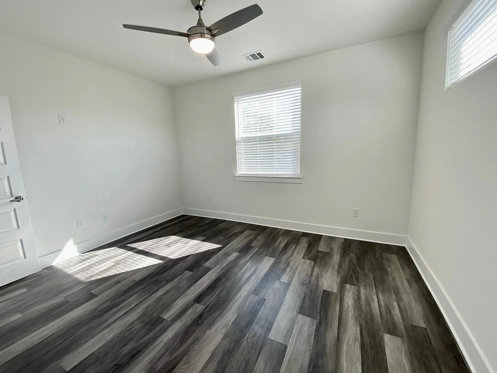 6102 Caddie St - Photo 12
