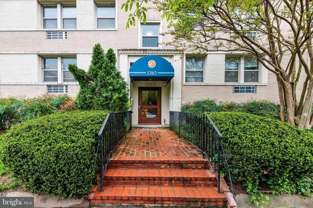 1363 K Street Se - Photo 0
