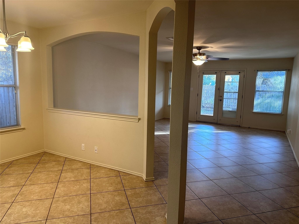 605 Blair Ave - Photo 2