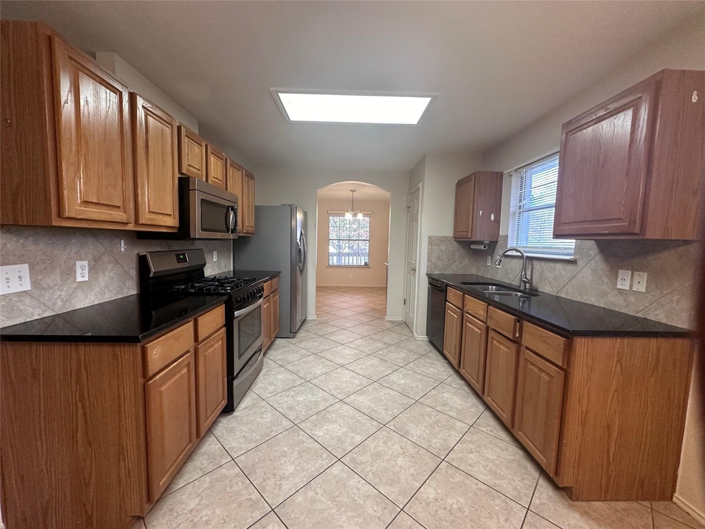 605 Blair Ave - Photo 4