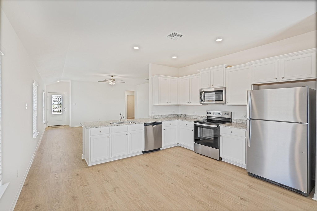 14616 Wahlbergs Way - Photo 3