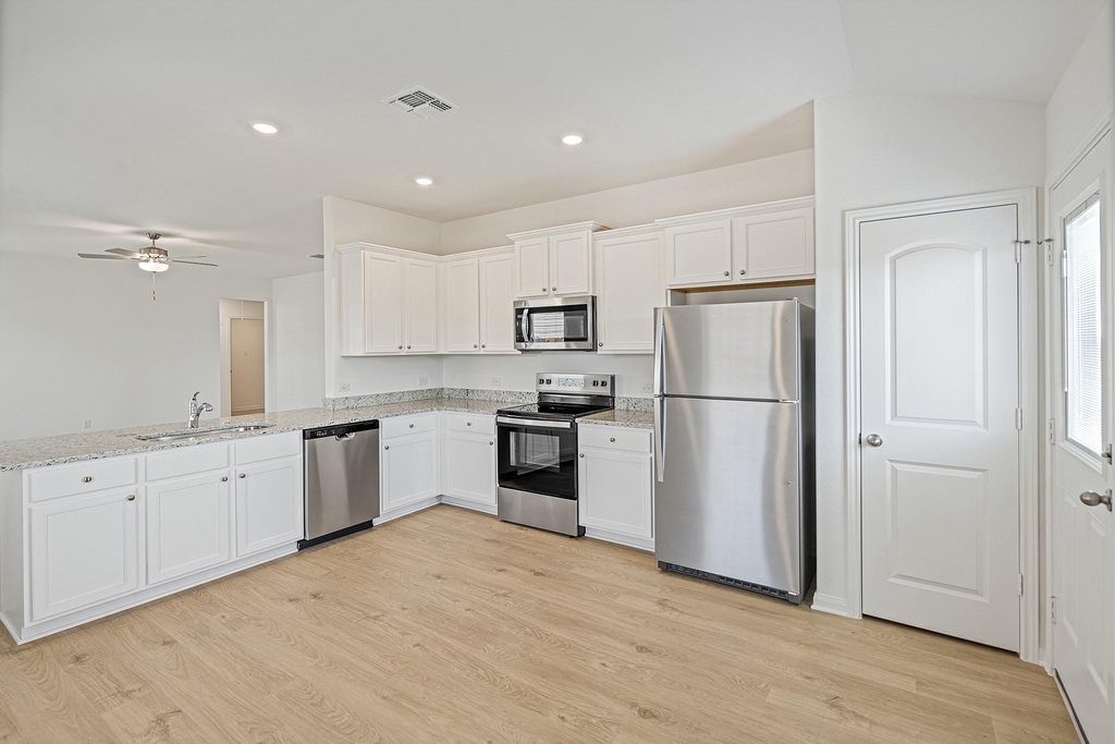 14616 Wahlbergs Way - Photo 2