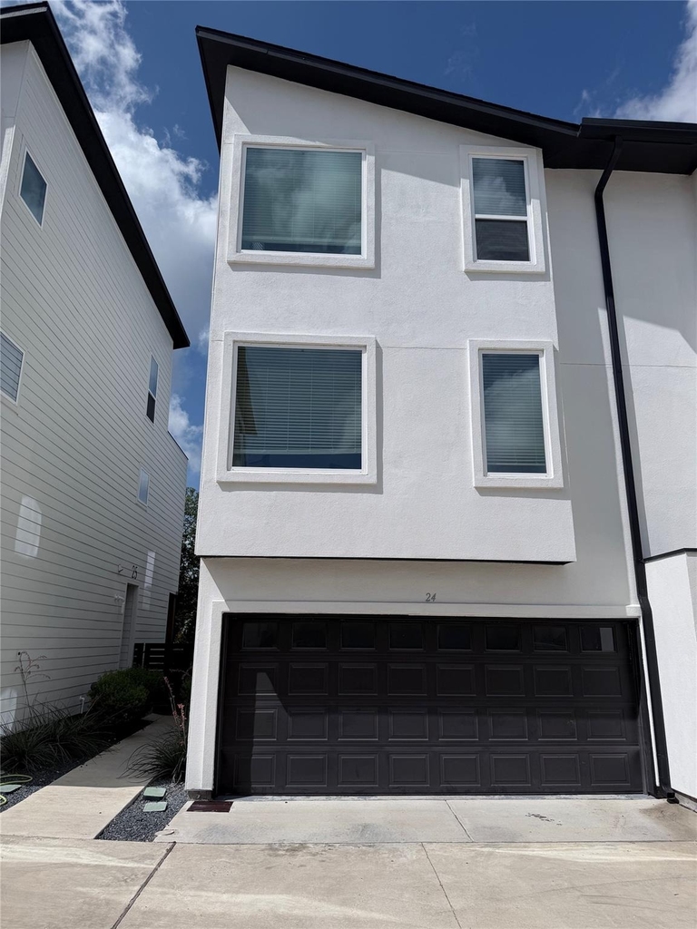 1417 Kramer Ln - Photo 1