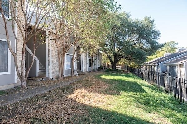 1740 Timber Ridge Rd - Photo 2