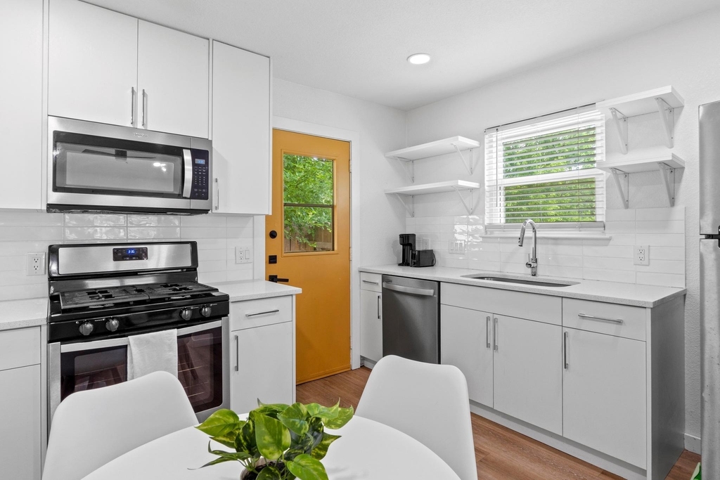 10601 Macmora Rd - Photo 8