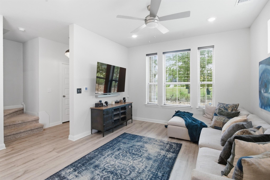 8525 Leroi Dr - Photo 6