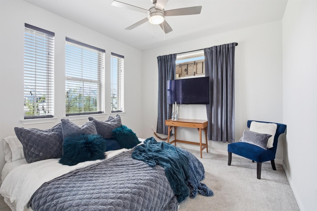 8525 Leroi Dr - Photo 15