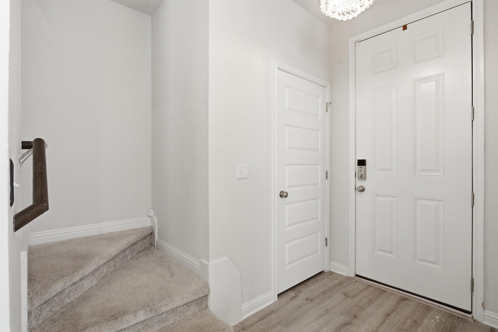 8525 Leroi Dr - Photo 14