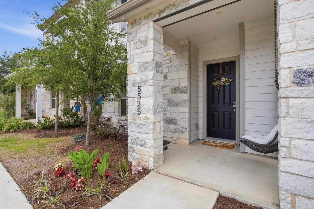 8525 Leroi Dr - Photo 3