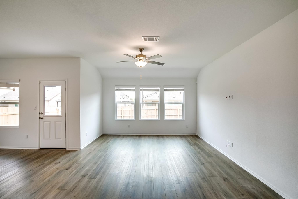 1740 Catahoula Dr - Photo 6