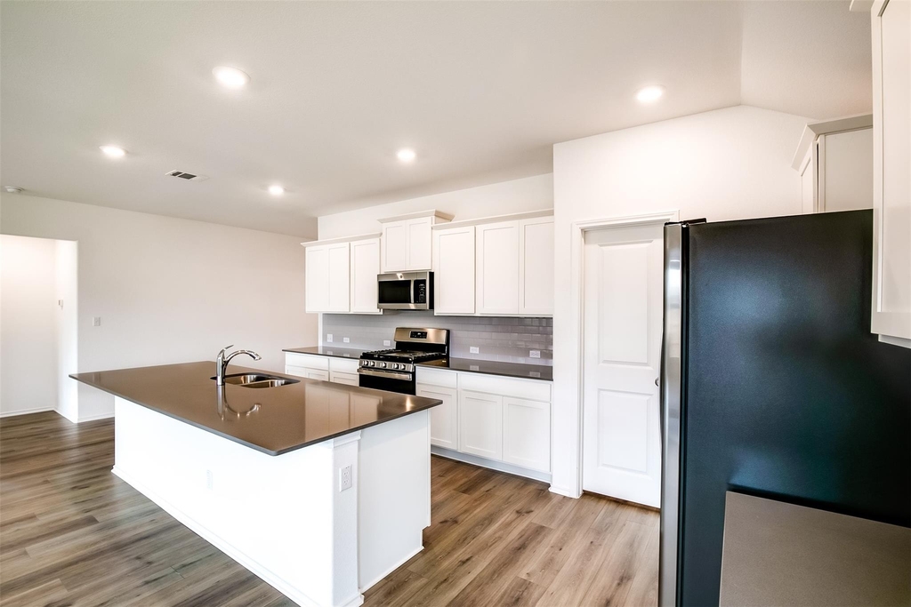 1740 Catahoula Dr - Photo 11