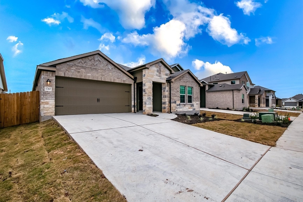 1740 Catahoula Dr - Photo 1