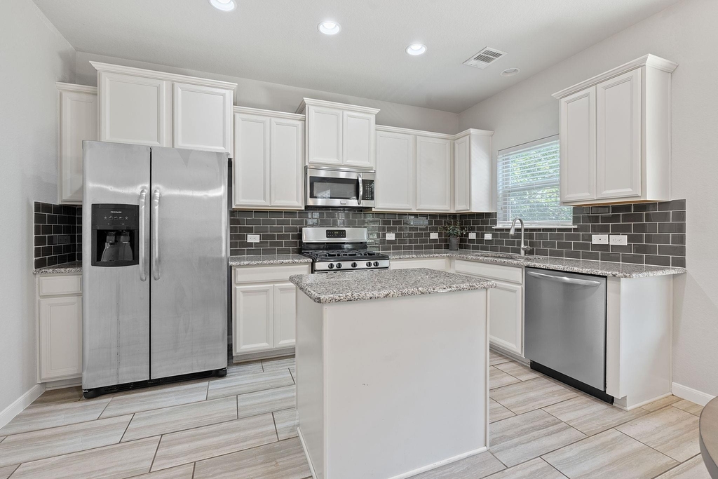 307 Parkside Dr - Photo 5