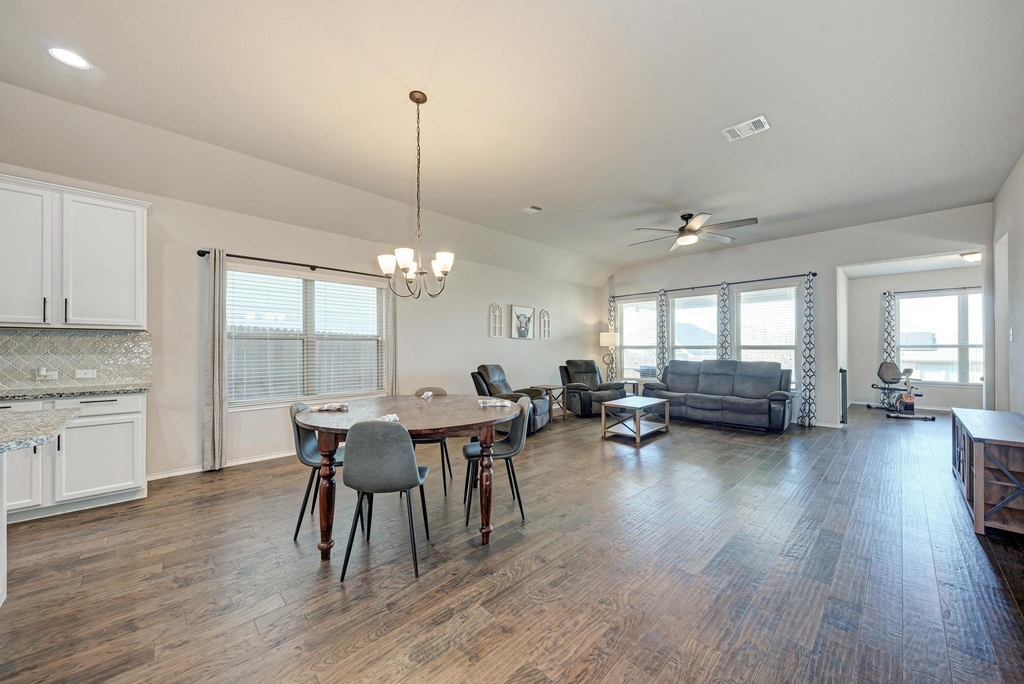 136 Finley St - Photo 11