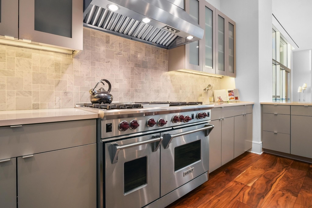 555 E 5th St - Photo 21
