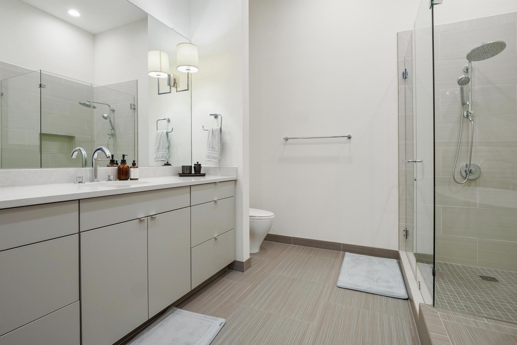 555 E 5th St - Photo 27