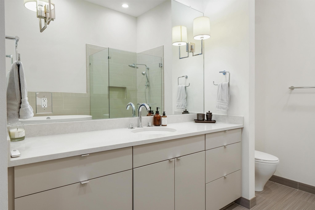 555 E 5th St - Photo 25