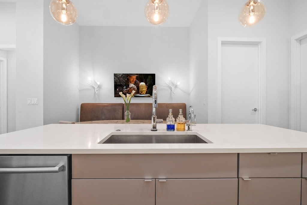 555 E 5th St - Photo 16