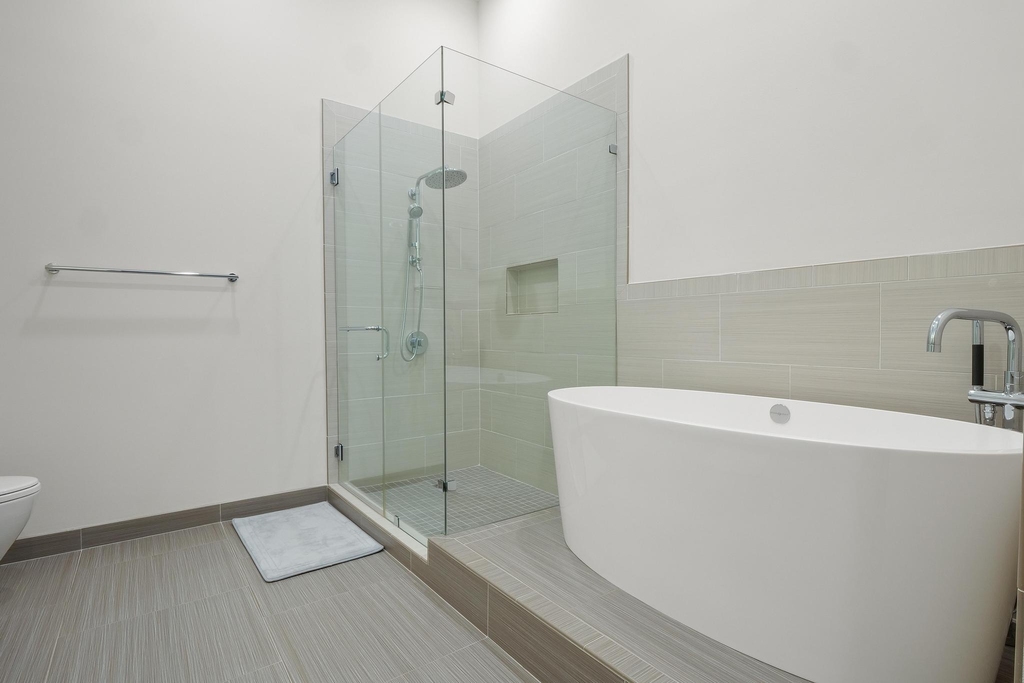 555 E 5th St - Photo 26