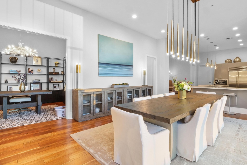 555 E 5th St - Photo 4