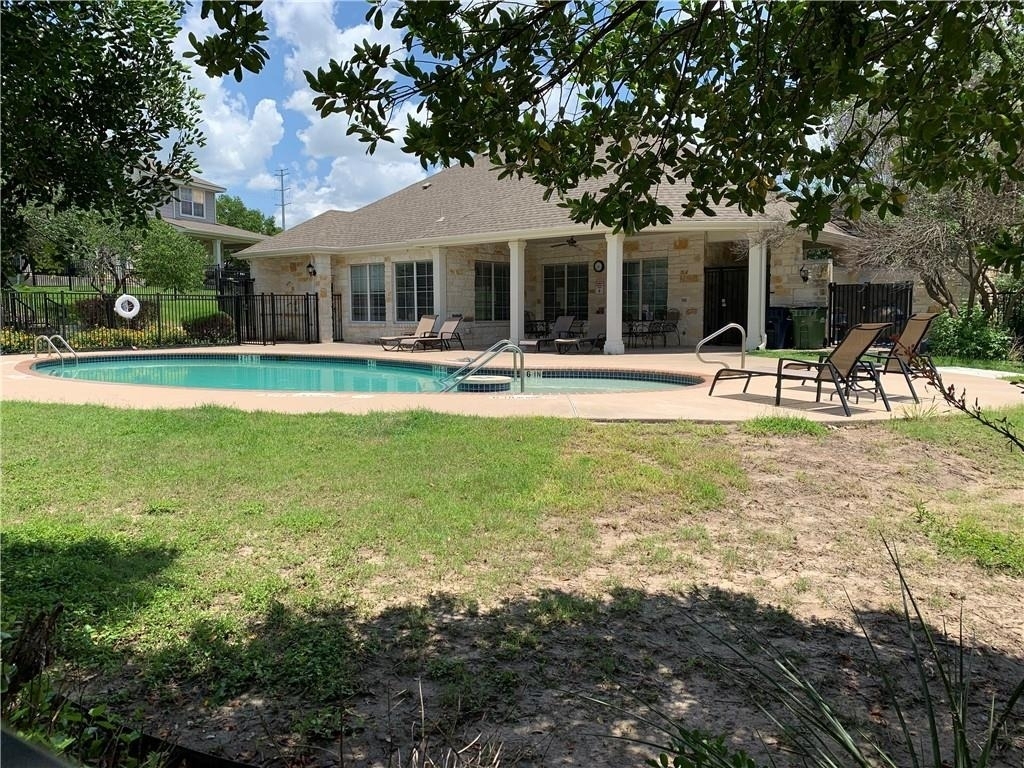 1900 Scofield Ridge Pkwy - Photo 14