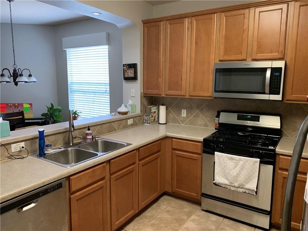 1900 Scofield Ridge Pkwy - Photo 3