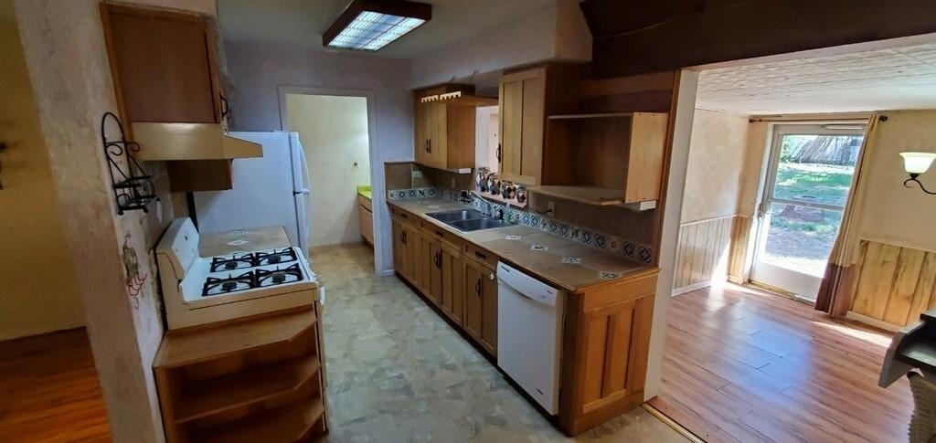 1806 Cherry Orchard Dr - Photo 2