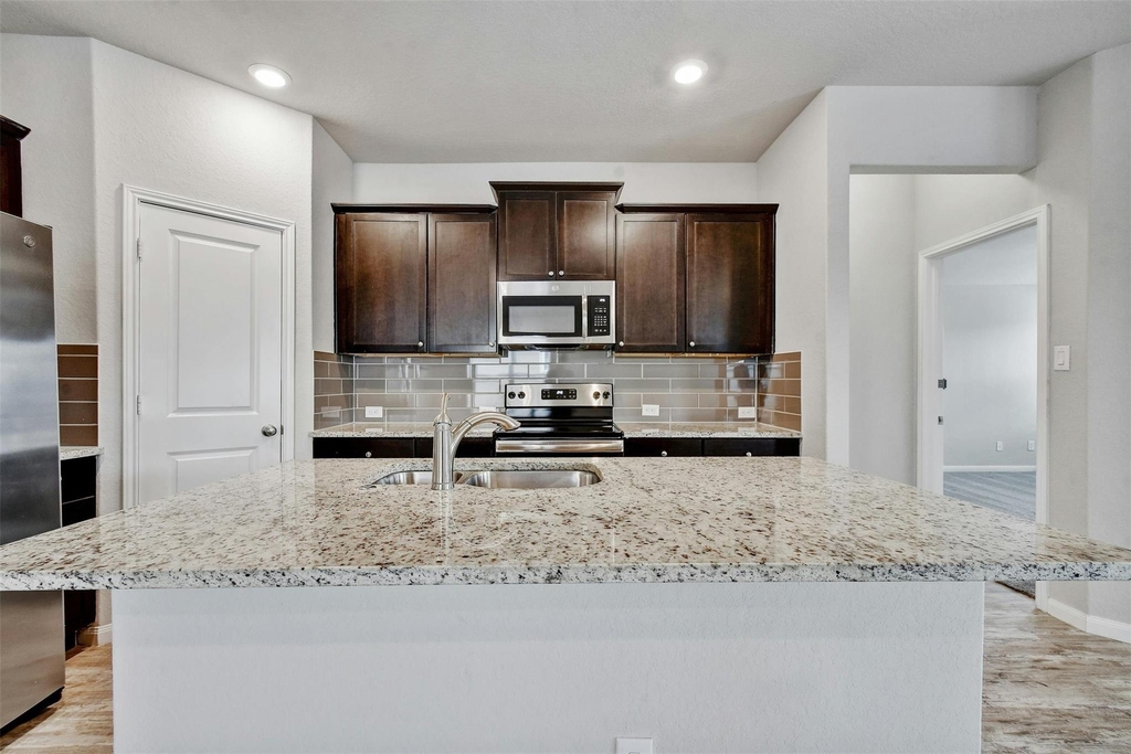 2060 Meadow Pipit Dr - Photo 8