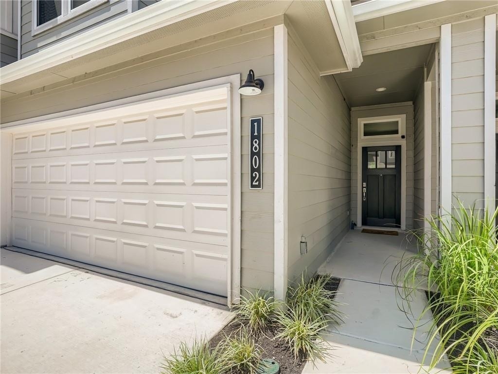 1802 Roseburg Dr - Photo 2