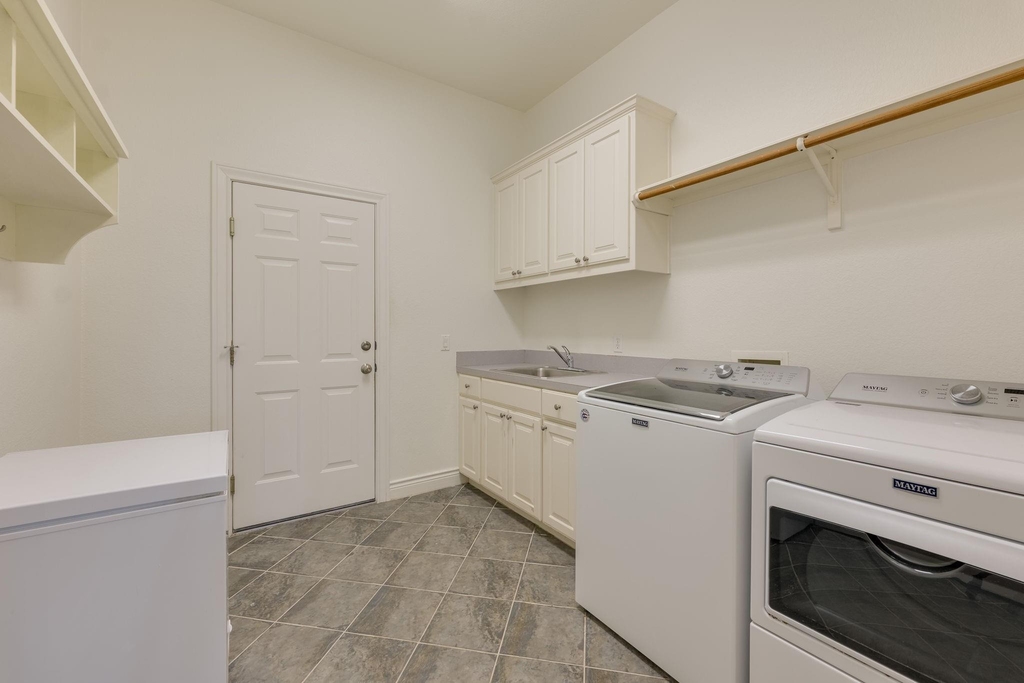 132 Lakeway Dr - Photo 29