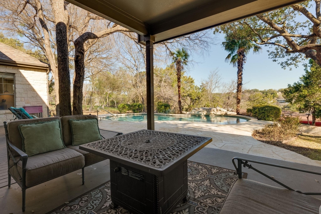 132 Lakeway Dr - Photo 5