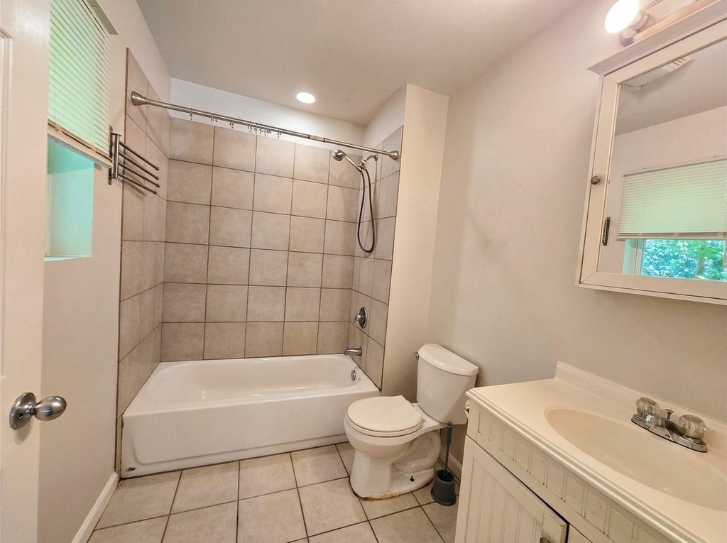 4516 Russell Dr - Photo 8