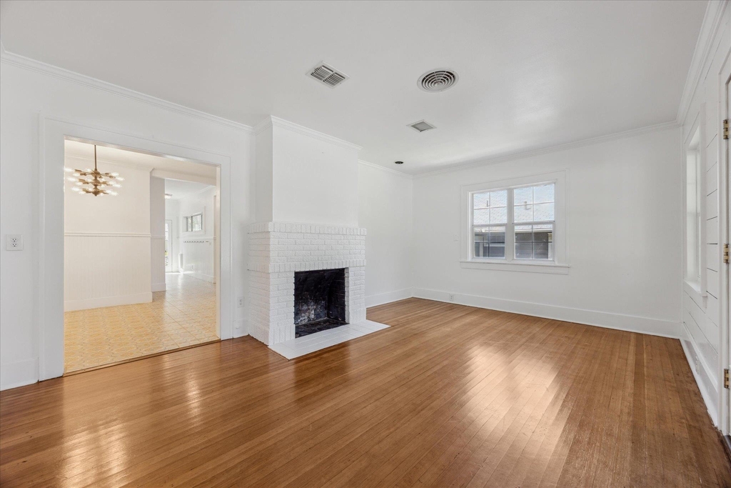 3300 Harris Park Ave - Photo 3