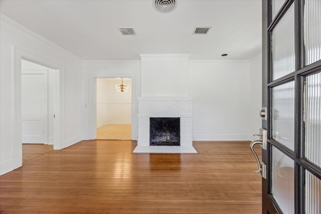 3300 Harris Park Ave - Photo 1